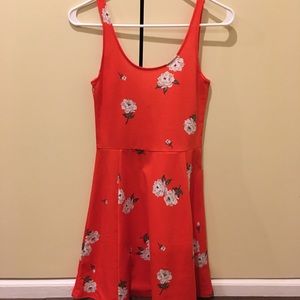 3/$10 ✨ H&M red dress